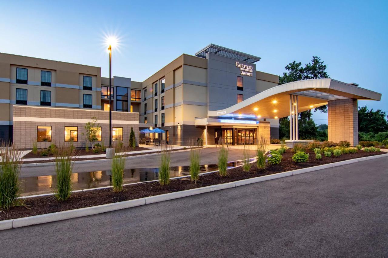 Fairfield Inn & Suites By Marriott Springfield Holyoke Exterior photo